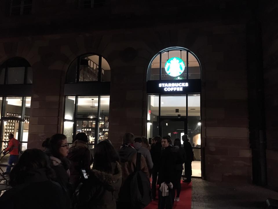 Ouverture Starbucks exterieur
